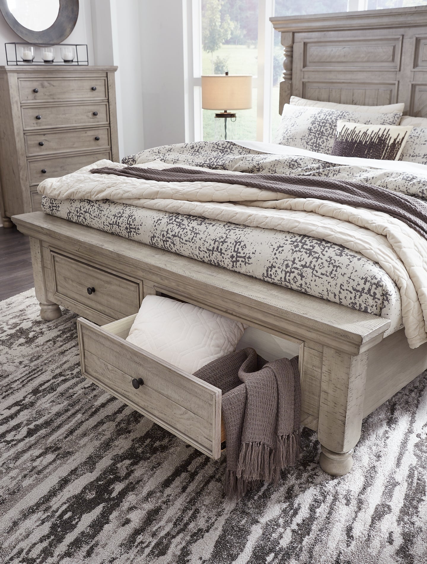 Harrastone Queen Panel Bed